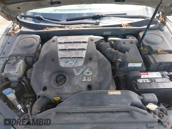 2006 Hyundai Azera SE with VIN KMHFC46F26A132762, listed as a IAAI auction lot 42142152 with 165,673 mi miles and . Bid and sale history available at DreamBid. Image 10.
