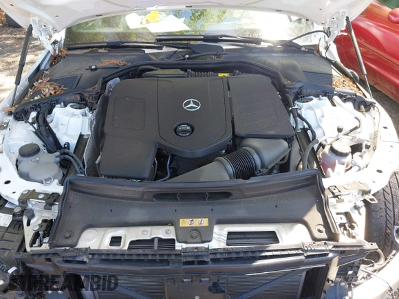2022 Mercedes-Benz C 300 with VIN W1KAF4HB0NR043102, listed as a IAAI auction lot 42002594 with 31,612 mi miles and . Bid and sale history available at DreamBid. Image 10.