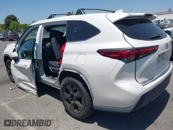 2021 Toyota Highlander L with VIN 5TDZZRAH7MS072385, listed as a IAAI auction lot 42281326 with 101,433 mi miles and . Bid and sale history available at DreamBid. Image 3.