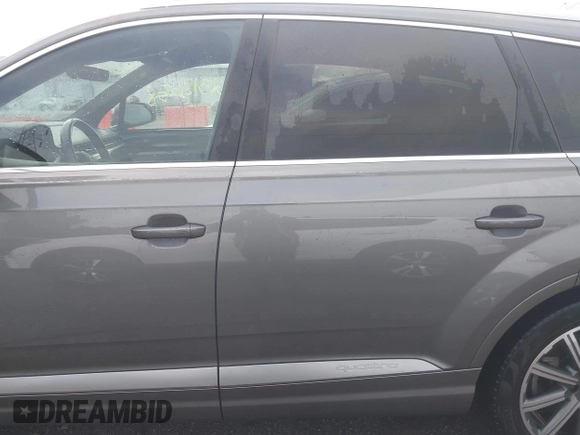 2017 Audi Q7 Prestige z VIN WA1VAAF76HD027540, wystawiony jako IAAI lot #42318658 z przebiegiem 82 619 mil mil oraz . Historia ofert i sprzedaży dostępna na DreamBid. Obrazek 15.
