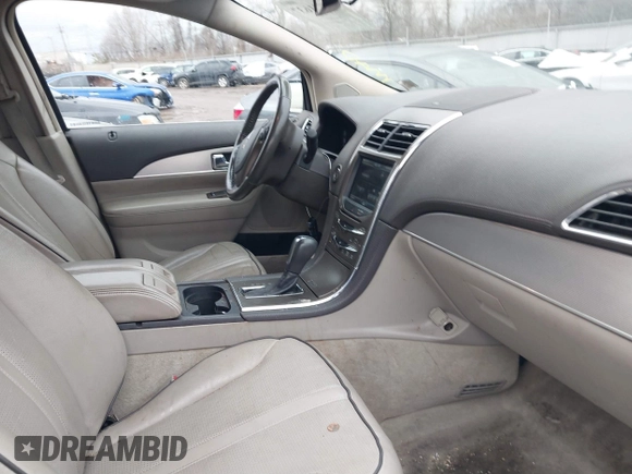 2011 Lincoln MKX with VIN 2LMDJ8JK6BBJ20920, listed as a IAAI auction lot 41651637 with 213,561 mi miles. Bid and sale history available at carsss.com. Image 5.