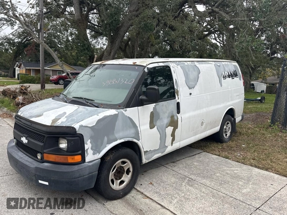 2005 Chevrolet Express Cargo z VIN 1GCFG15X151219200, wystawiony jako Copart lot #84236274 z przebiegiem 269 530 mil mil oraz Czysty tytuł • Clean title. Historia ofert i sprzedaży dostępna na DreamBid. Obrazek 2.