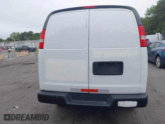 2022 Chevrolet Express Cargo z VIN 1GCWGAF72N1142965, wystawiony jako IAAI lot #42463029 z przebiegiem 49 782 mil mil oraz . Historia ofert i sprzedaży dostępna na DreamBid. Obrazek 16.