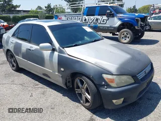 2003 Lexus IS 300/350 z VIN JTHBD192430076251, wystawiony jako IAAI lot #42463037 z przebiegiem 182 096 mil mil oraz . Historia ofert i sprzedaży dostępna na DreamBid. Obrazek 1.