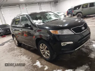 2011 Kia Sorento SX with VIN 5XYKW4A27BG110233, listed as a IAAI auction lot 41932749 with 109,029 mi miles. Bid and sale history available at carsss.com. Image 1.