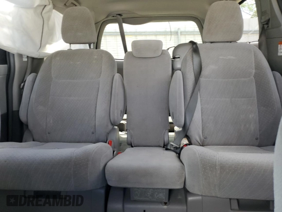 2019 Toyota Sienna LE Auto Access Seat with VIN 5TDKZ3DC9KS018310, listed as a Copart auction lot 55146415 with 117,536 mi miles and Salvage title. Bid and sale history available at DreamBid. Image 10.