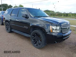 2007 Chevrolet Tahoe LT z VIN 1GNFK13047J321587, wystawiony jako IAAI lot #42500897 z przebiegiem 239 065 mil mil oraz . Historia ofert i sprzedaży dostępna na DreamBid. Obrazek 1.