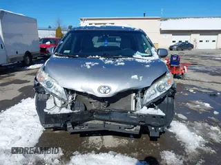 2017 Toyota Sienna LE Auto Access Seat with VIN 5TDKZ3DC1HS858686, listed as a IAAI auction lot 41632546 with 195,088 mi miles. Bid and sale history available at carsss.com. Image 13.