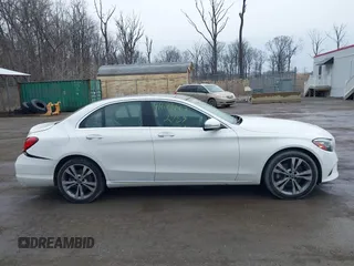 2019 Mercedes-Benz C 300 with VIN 55SWF8EB1KU293427, listed as a IAAI auction lot 41673663 with 61,295 mi miles and . Bid and sale history available at carsss.com. Image 13.