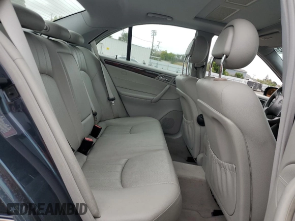 2005 Mercedes-Benz C 240 z VIN WDBRF61J75A775542, wystawiony jako Copart lot #52990205 z przebiegiem 79 815 mil mil oraz Szkoda całkowita • Salvage title. Historia ofert i sprzedaży dostępna na DreamBid. Obrazek 10.