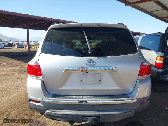 2011 Toyota Highlander Limited with VIN 5TDYK3EH9BS045001, listed as a IAAI auction lot 40718670 with 166,133 mi miles. Bid and sale history available at carsss.com. Image 16.