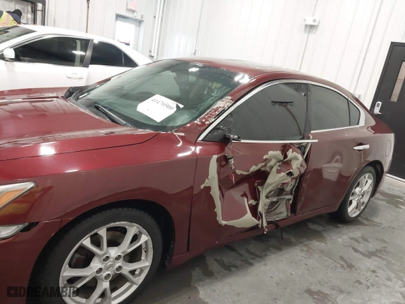 2012 Nissan Maxima 3.5 SV with VIN 1N4AA5AP0CC847121, listed as a IAAI auction lot 41470500 with 149,708 mi miles. Bid and sale history available at carsss.com. Image 6.