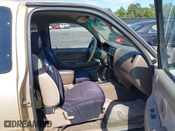 2001 Toyota Tacoma z VIN 5TEWN72N61Z746662, wystawiony jako IAAI lot #42325016 z przebiegiem 194 459 mil mil oraz . Historia ofert i sprzedaży dostępna na DreamBid. Obrazek 5.