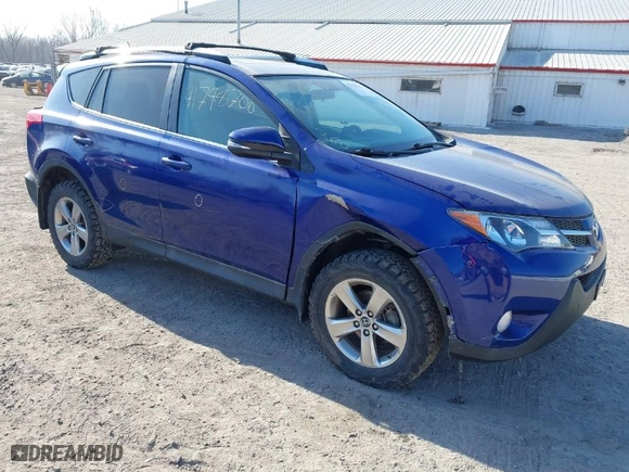 2015 Toyota RAV4 XLE with VIN 2T3RFREVXFW253698, listed as a IAAI auction lot 41798700 with 147,202 mi miles. Bid and sale history available at carsss.com. Image 1.