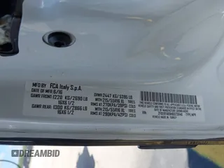 2017 Ram ProMaster City Cargo Tradesman z VIN ZFBERFAB9H6D25646, wystawiony jako IAAI lot #42258881 z przebiegiem 92 286 mil mil oraz . Historia ofert i sprzedaży dostępna na DreamBid. Obrazek 9.