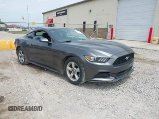 2017 Ford Mustang V6 z VIN 1FA6P8AM2H5304781, wystawiony jako IAAI lot #42063479 z przebiegiem 160 885 mil mil oraz . Historia ofert i sprzedaży dostępna na DreamBid. Obrazek 1.