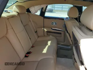2015 Rolls-Royce Ghost z VIN SCA664S53FUX53197, wystawiony jako Copart lot #72152444 z przebiegiem 39 280 mil mil oraz Szkody całkowita. Historia ofert i sprzedaży dostępna na DreamBid. Obrazek 10.