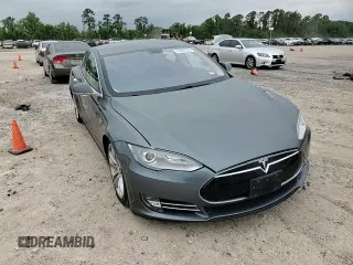 2013 Tesla Model S Performance с VIN 5YJSA1CP6DFP22018, выставлен на аукционе Copart как лот 55681235 с пробегом 86 813 миль миль и Списание • Salvage title. История ставок и продаж доступна на DreamBid. Изображение 14.
