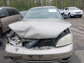 2006 Ford Focus S with VIN 1FAFP34N16W150966, listed as a IAAI auction lot 42038422 with 162,052 mi miles and . Bid and sale history available at carsss.com. Image 12.