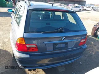 2002 BMW 3 Series 325i with VIN WBAEN33492EZ15195, listed as a IAAI auction lot 38505385 with 134,992 mi miles. Bid and sale history available at carsss.com. Image 17.