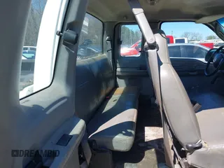 2004 Ford Super Duty F-250 XL with VIN 1FTNX20L84EA84813, listed as a IAAI auction lot 41860712 with 423,146 mi miles. Bid and sale history available at carsss.com. Image 8.