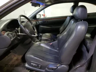1999 Toyota Solara SE z VIN 2T1CF22P5XC230117, wystawiony jako Copart lot #57488925 z przebiegiem 282 366 mil mil oraz Czysty tytuł • Clean title. Historia ofert i sprzedaży dostępna na DreamBid. Obrazek 7.