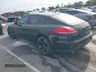 2015 Porsche Panamera 4 с VIN WP0AA2A75FL003203, выставлен на аукционе IAAI как лот 41080482 с пробегом 91 124 миль миль и . История ставок и продаж доступна на DreamBid. Изображение 3.
