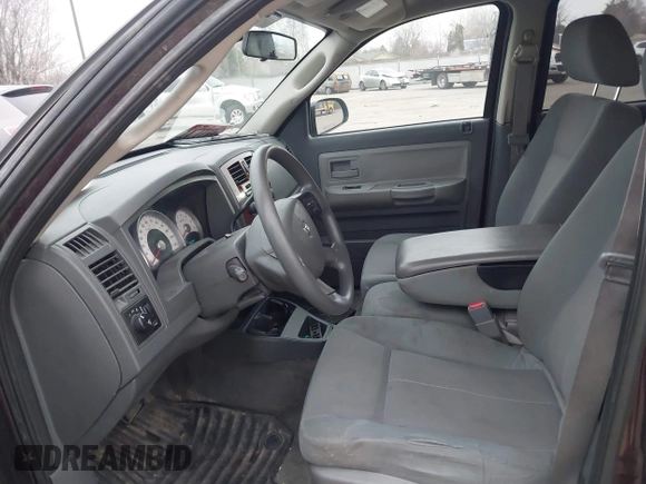 2005 Dodge Dakota SLT with VIN 1D7HW48N95S298672, listed as a IAAI auction lot 41765025 with 291,447 mi miles. Bid and sale history available at carsss.com. Image 5.
