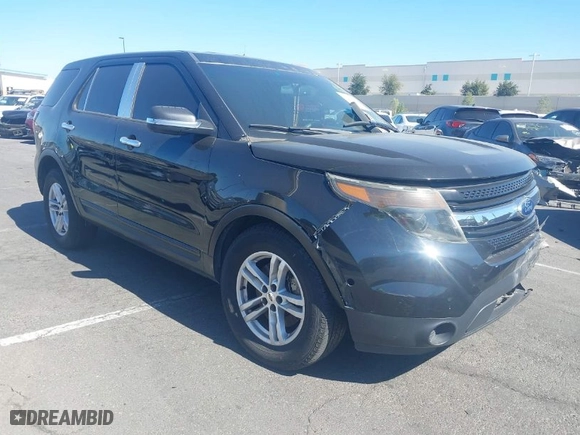 2015 Ford Utility Police Interceptor with VIN 1FM5K8AR0FGA28548, listed as a IAAI auction lot 41282099 with 120,378 mi miles. Bid and sale history available at carsss.com. Image 1.