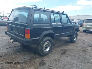 1987 Jeep Cherokee with VIN 1JCMR7819HT174249, listed as a IAAI auction lot 42458110 with 157,683 mi miles and . Bid and sale history available at DreamBid. Image 4.