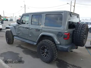 2020 Jeep Wrangler Unlimited Sahara с VIN 1C4HJXEN8LW203975, выставлен на аукционе IAAI как лот 42109259 с пробегом 51 799 миль миль и . История ставок и продаж доступна на DreamBid. Изображение 3.