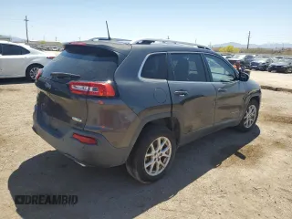 2017 Jeep Cherokee Latitude with VIN 1C4PJLCS0HW586444, listed as a Copart auction lot 52772195 with 194,101 mi miles and Clean title. Bid and sale history available at DreamBid. Image 3.