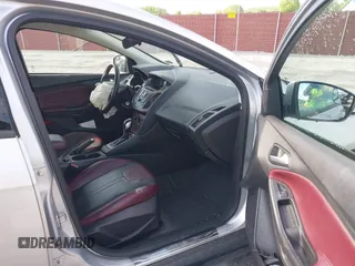 2012 Ford Focus SE z VIN 1FAHP3K27CL241013, wystawiony jako IAAI lot #42198812 z przebiegiem 121 888 mil mil oraz . Historia ofert i sprzedaży dostępna na DreamBid. Obrazek 5.