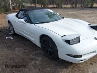 1998 Chevrolet Corvette with VIN 1G1YY32GXW5121890, listed as a IAAI auction lot 41552232 with 67,158 mi miles. Bid and sale history available at carsss.com. Image 1.