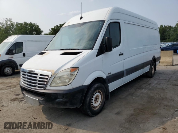 2010 Freightliner Sprinter with VIN WDYPE8CC9A5453031, listed as a Copart auction lot 67981854 with 134,144 mi miles and Clean Title. Bid and sale history available at DreamBid. Image 1.