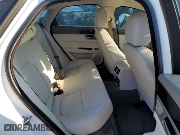 2017 Jaguar XF 35t Premium with VIN SAJBD4BV7HCY30404, listed as a Copart auction lot 67527224 with 91,898 mi miles and Clean Title. Bid and sale history available at carsss.com. Image 10.