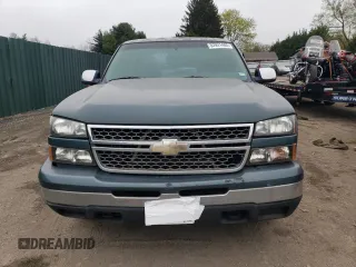 2007 Chevrolet Silverado 1500 LS with VIN 2GCEC13V071133947, listed as a Copart auction lot 52931485 with 332,479 mi miles and Clean Title. Bid and sale history available at DreamBid. Image 5.