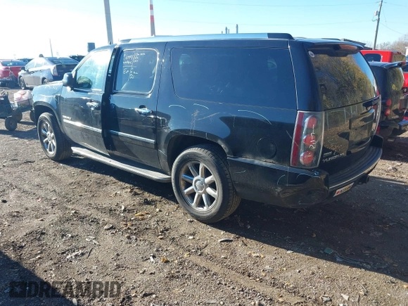 2010 GMC Yukon XL Denali with VIN 1GKUKMEF4AR156236, listed as a IAAI auction lot 40818388 with 252,031 mi miles. Bid and sale history available at carsss.com. Image 3.