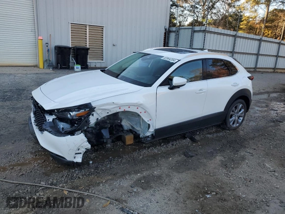 2020 Mazda CX-30 Premium with VIN 3MVDMAEMXLM102106, listed as a Copart auction lot 82964204 with 31,777 mi miles and Salvage title. Bid and sale history available at DreamBid. Image 1.