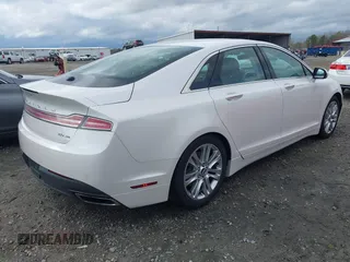 2015 Lincoln MKZ with VIN 3LN6L2G93FR610979, listed as a IAAI auction lot 41847966 with 184,166 mi miles. Bid and sale history available at carsss.com. Image 4.