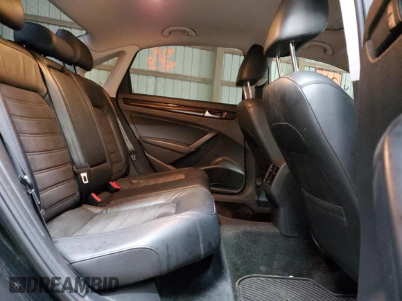 2015 Volkswagen Passat SEL Premium z VIN 1VWCS7A37FC070995, wystawiony jako Copart lot #47489255 z przebiegiem 190 015 mil mil oraz Czysty tytuł • Clean title. Historia ofert i sprzedaży dostępna na DreamBid. Obrazek 11.