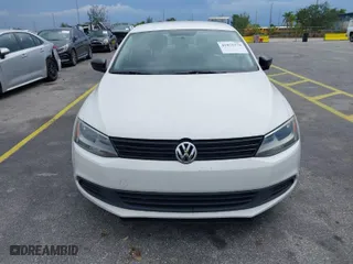 2014 Volkswagen Jetta Sedan S with VIN 3VW2K7AJ8EM375364, listed as a IAAI auction lot 41879370 with 117,259 mi miles. Bid and sale history available at carsss.com. Image 6.