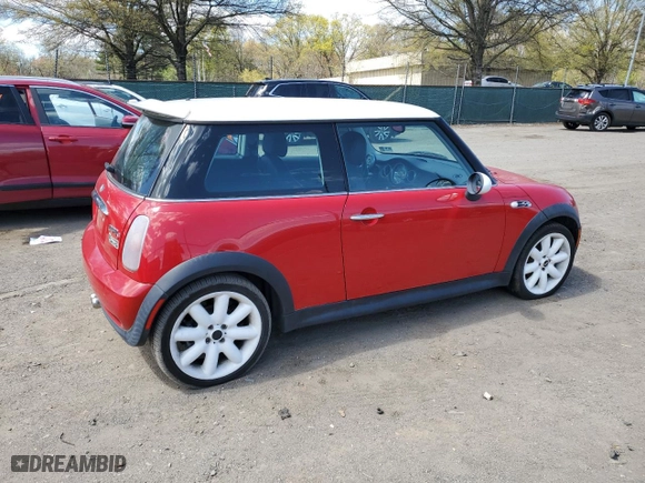 2004 MINI Cooper Hardtop S with VIN WMWRE334X4TD89209, listed as a Copart auction lot 53389895 with 238,668 mi miles and Clean Title. Bid and sale history available at carsss.com. Image 3.