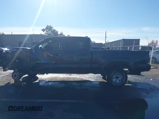 2017 Toyota Tacoma SR5 with VIN 3TMDZ5BN3HM023276, listed as a IAAI auction lot 40878881 with Not Provided miles and . Bid and sale history available at DreamBid. Image 15.