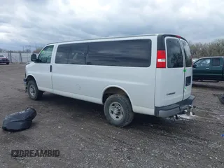 2018 Chevrolet Express Passenger LT z VIN 1GAZGPFG0J1329933, wystawiony jako IAAI lot #42116300 z przebiegiem 114 269 mil mil oraz . Historia ofert i sprzedaży dostępna na DreamBid. Obrazek 3.