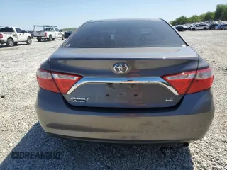 2017 Toyota Camry XLE z VIN 4T1BF1FK3HU377623, wystawiony jako Copart lot #53292365 z przebiegiem 104 393 mil mil oraz Szkoda całkowita • Salvage title. Historia ofert i sprzedaży dostępna na DreamBid. Obrazek 6.