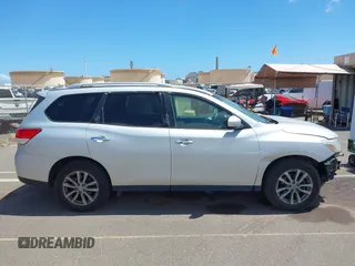 2016 Nissan Pathfinder SV with VIN 5N1AR2MN9GC615324, listed as a IAAI auction lot 42184115 with 67,673 mi miles. Bid and sale history available at carsss.com. Image 13.