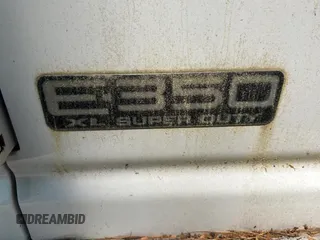 2004 Ford Econoline Passenger XL z VIN 1FBNE31L24HA20389, wystawiony jako Copart lot #61014605 z przebiegiem Nie podano mil oraz Czysty tytuł • Clean title. Historia ofert i sprzedaży dostępna na DreamBid. Obrazek 10.