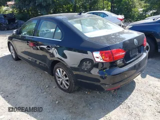 2013 Volkswagen Jetta SE z VIN 3VWDP7AJ5DM432371, wystawiony jako IAAI lot #42607003 z przebiegiem 172 077 mil mil oraz . Historia ofert i sprzedaży dostępna na DreamBid. Obrazek 3.