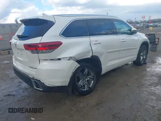 2017 Toyota Highlander Limited with VIN 5TDDZRFH7HS446499, listed as a IAAI auction lot 41681302 with 89,055 mi miles and . Bid and sale history available at DreamBid. Image 4.